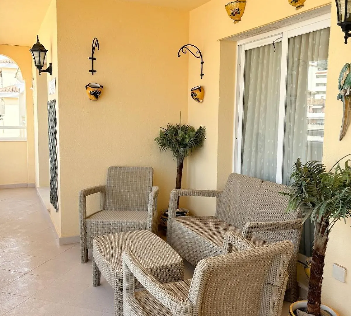 Beautiful Benalmadena Apartment With Sea Views!